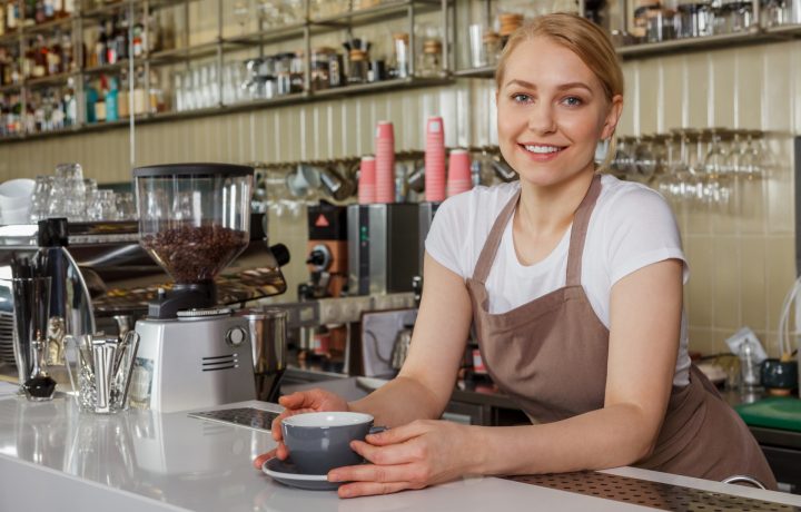 人とのふれあいが接客業の魅力！さまざまな職種を紹介
